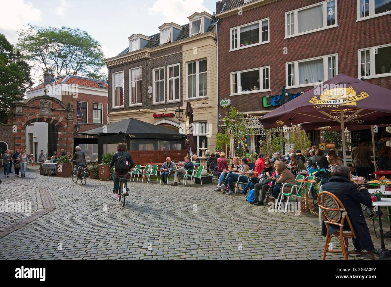 Caffè e ristoranti nella piazza della Cattedrale, Utrecht, Paesi Bassi Foto Stock