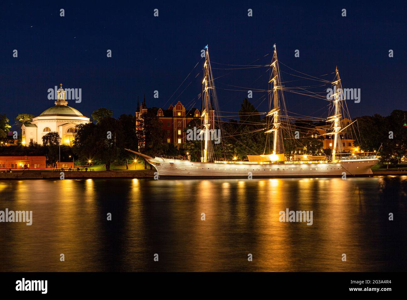 Le navi da crociera sono grandi navi da passeggeri utilizzate principalmente per le vacanze. A differenza dei rivestimenti oceanici, che sono utilizzati per il trasporto, Foto Stock