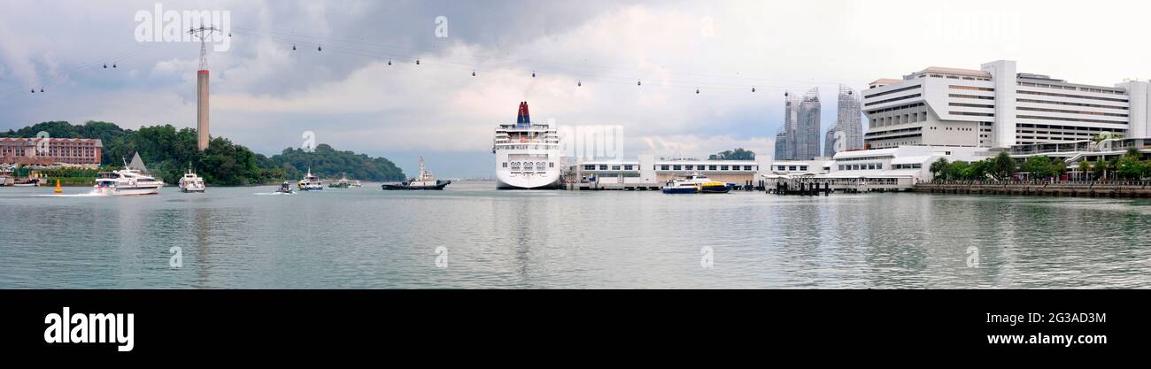 Immagine a tema marittimo - Superstar Virgo Cruse nave ormeggiata a Singapore Foto Stock