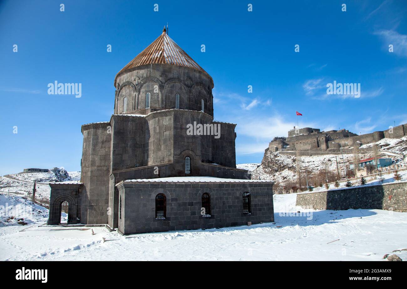 Kars, Turchia - 01/15/2016: La storica chiesa dei Santi Apostoli fu costruita nel X secolo e conosciuta anche come la chiesa degli apostoli 12 e la moschea di Kumbet a Kars, in Oriente Foto Stock