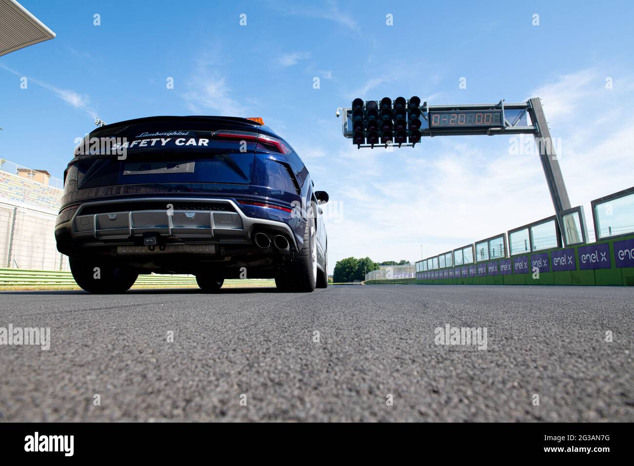 Vallelunga giugno 13 2021, serie Fx Racing. Lamborghini safety car sul circuito asfalto linea di partenza, vista in piano Foto Stock