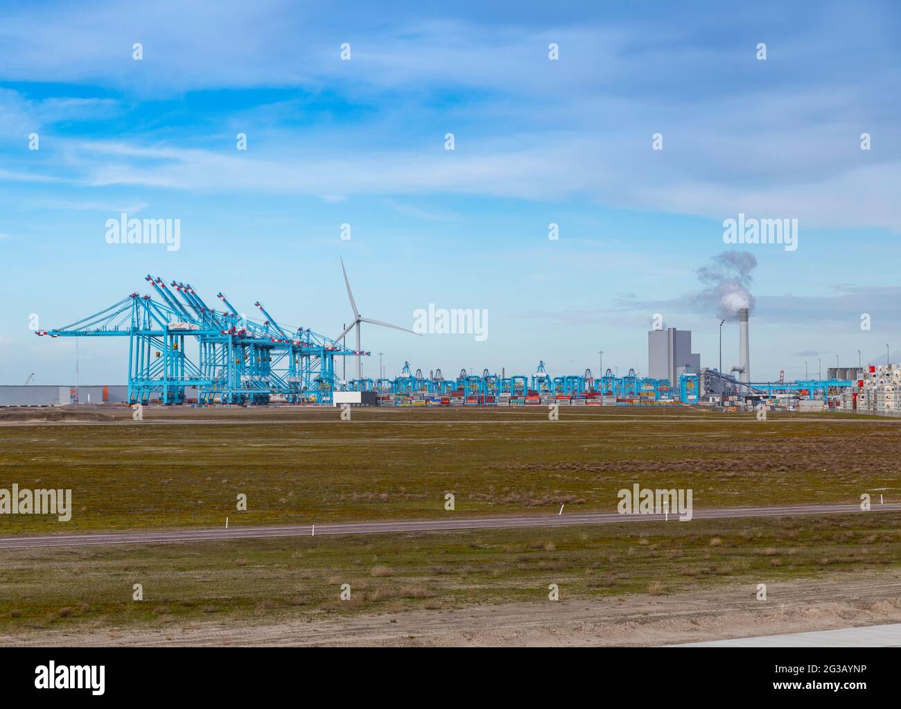 Rotterdam, Olanda, 01-marzo-2020: Il nuovo terminal dei container presso il maasvlakte vicino rotterdam, questo è uno dei più grandi terminal dei container nel mondo Foto Stock