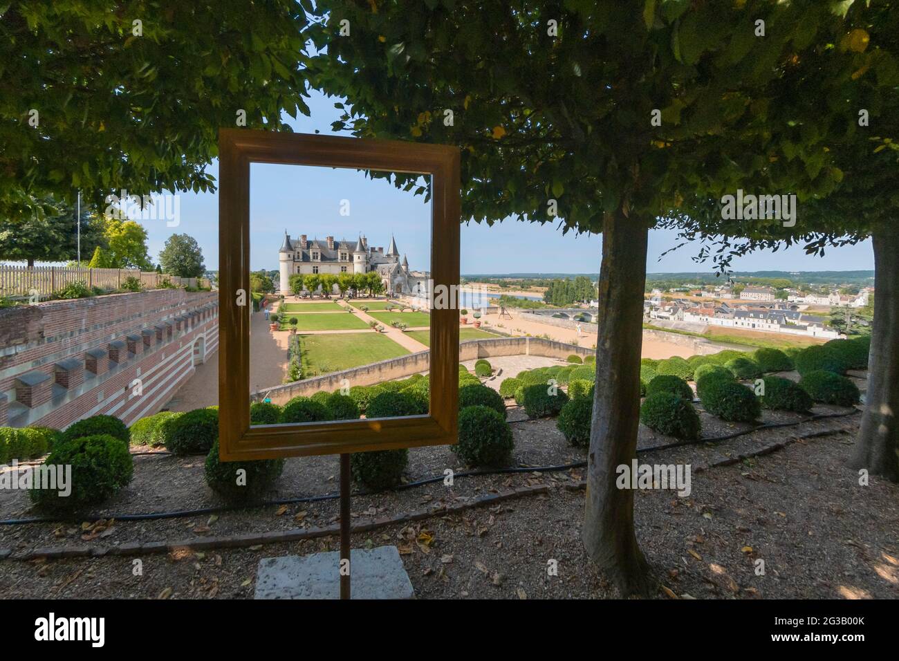FRANCIA - VALLE DELLA LOIRA - INDRE ET LOIRE (37) - CASTELLO D'AMBOISE : NEI GIARDINI (15 ETTARI), LA TERRAZZA DI NAPOLI SI TROVA ALL'USCITA DI TH Foto Stock