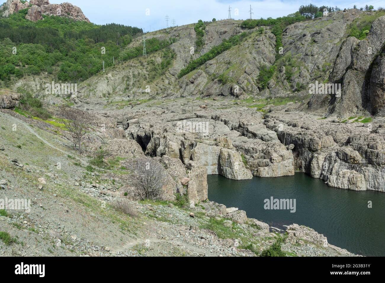 Sheytan Dere (fiume Shaitan) Canyon sotto la diga di Studen Kladenets Reservoir, Bulgaria Foto Stock