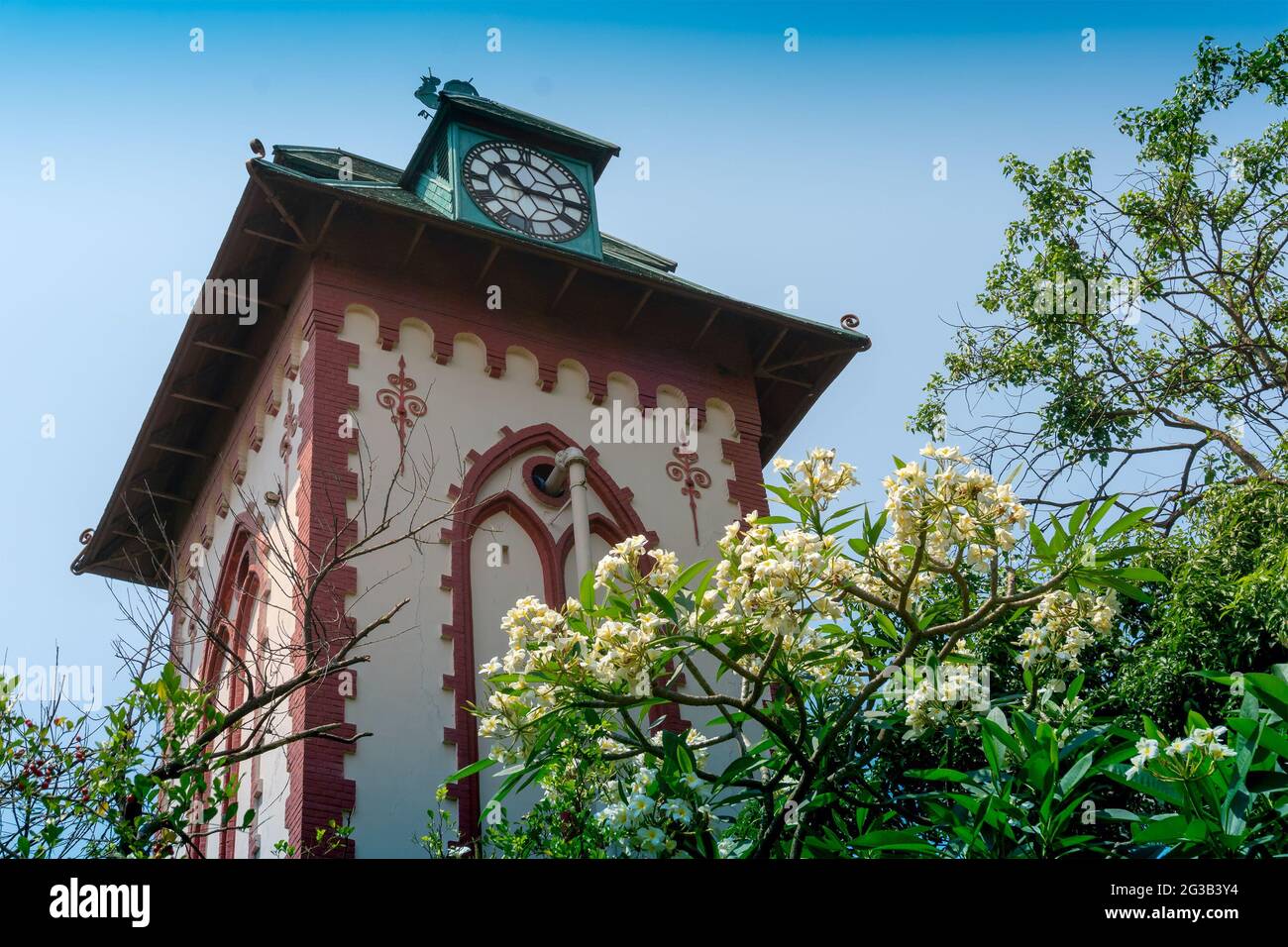 Howrah, Bengala Occidentale, India- 22nd Aprile 2019 : Torre storica dell'orologio dell'Istituto Indiano di Scienza e tecnologia di Ingegneria, IIEST, B.E.College. Foto Stock