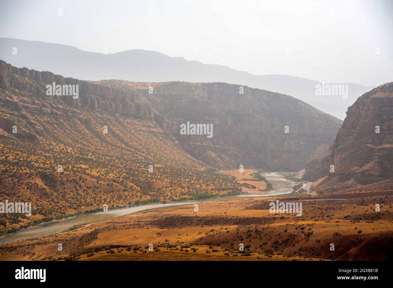 Botan vista valle con fiume. Provincia di Siirt Foto Stock
