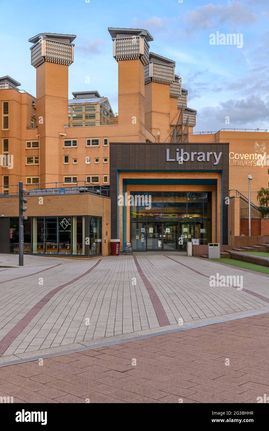 Biblioteca di Lanchester nel Frederick Lanchester Building della Coventry University. Costruito dall'architetto Professor Alan Short of Short e Associates. Foto Stock