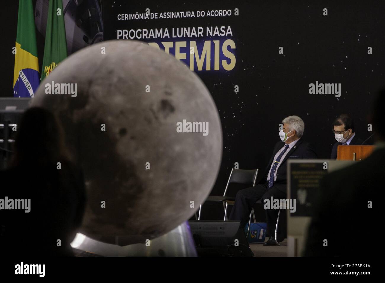 15 giugno 2021, Brasilia, Distrito Federal, Brasil: (INT) LUNAR NASA ARTEMIS Programme Firing Agreement Ceremony . 15 giugno 2021, Brasilia, Distretto Federale, Brasile: Il Ministero della Scienza, della tecnologia e delle innovazioni (MCTI) tiene una cerimonia per firmare l’accordo Ã¢â‚¬Å NASA Artemis Lunar ProgramÃ¢â‚¬Â nella Sala Noble del Palazzo Planalto. Alla cerimonia partecipano il presidente della Repubblica, Jair Bolsonaro, il Ministro dell'MCTI, l'astronauta Marcos Pontes, il Ministro degli Affari Esteri, Carlos Alberto Franca e l'ambasciatore degli Stati Uniti in Brasile, Todd Chapman. (Immagine di credito Foto Stock