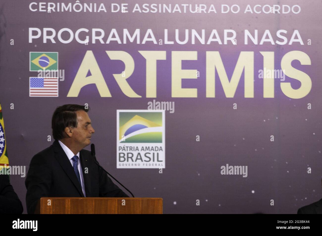 15 giugno 2021, Brasilia, Distrito Federal, Brasil: (INT) LUNAR NASA ARTEMIS Programme Firing Agreement Ceremony . 15 giugno 2021, Brasilia, Distretto Federale, Brasile: Il Ministero della Scienza, della tecnologia e delle innovazioni (MCTI) tiene una cerimonia per firmare l’accordo Ã¢â‚¬Å NASA Artemis Lunar ProgramÃ¢â‚¬Â nella Sala Noble del Palazzo Planalto. Alla cerimonia partecipano il presidente della Repubblica, Jair Bolsonaro, il Ministro dell'MCTI, l'astronauta Marcos Pontes, il Ministro degli Affari Esteri, Carlos Alberto Franca e l'ambasciatore degli Stati Uniti in Brasile, Todd Chapman. (Immagine di credito Foto Stock