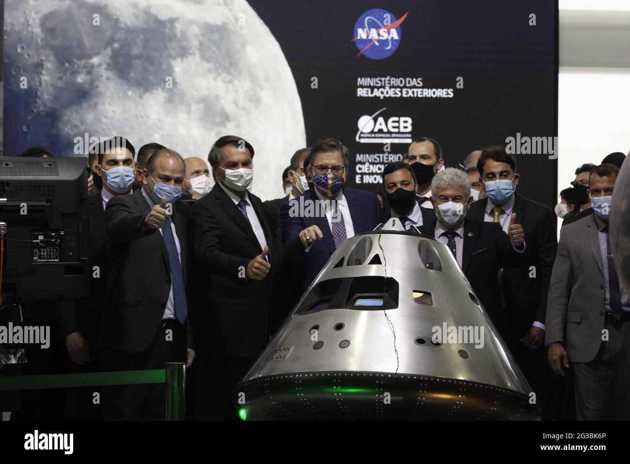 15 giugno 2021, Brasilia, Distrito Federal, Brasil: (INT) LUNAR NASA ARTEMIS Programme Firing Agreement Ceremony . 15 giugno 2021, Brasilia, Distretto Federale, Brasile: Il Ministero della Scienza, della tecnologia e delle innovazioni (MCTI) tiene una cerimonia per firmare l’accordo Ã¢â‚¬Å NASA Artemis Lunar ProgramÃ¢â‚¬Â nella Sala Noble del Palazzo Planalto. Alla cerimonia partecipano il presidente della Repubblica, Jair Bolsonaro, il Ministro dell'MCTI, l'astronauta Marcos Pontes, il Ministro degli Affari Esteri, Carlos Alberto Franca e l'ambasciatore degli Stati Uniti in Brasile, Todd Chapman. (Immagine di credito Foto Stock