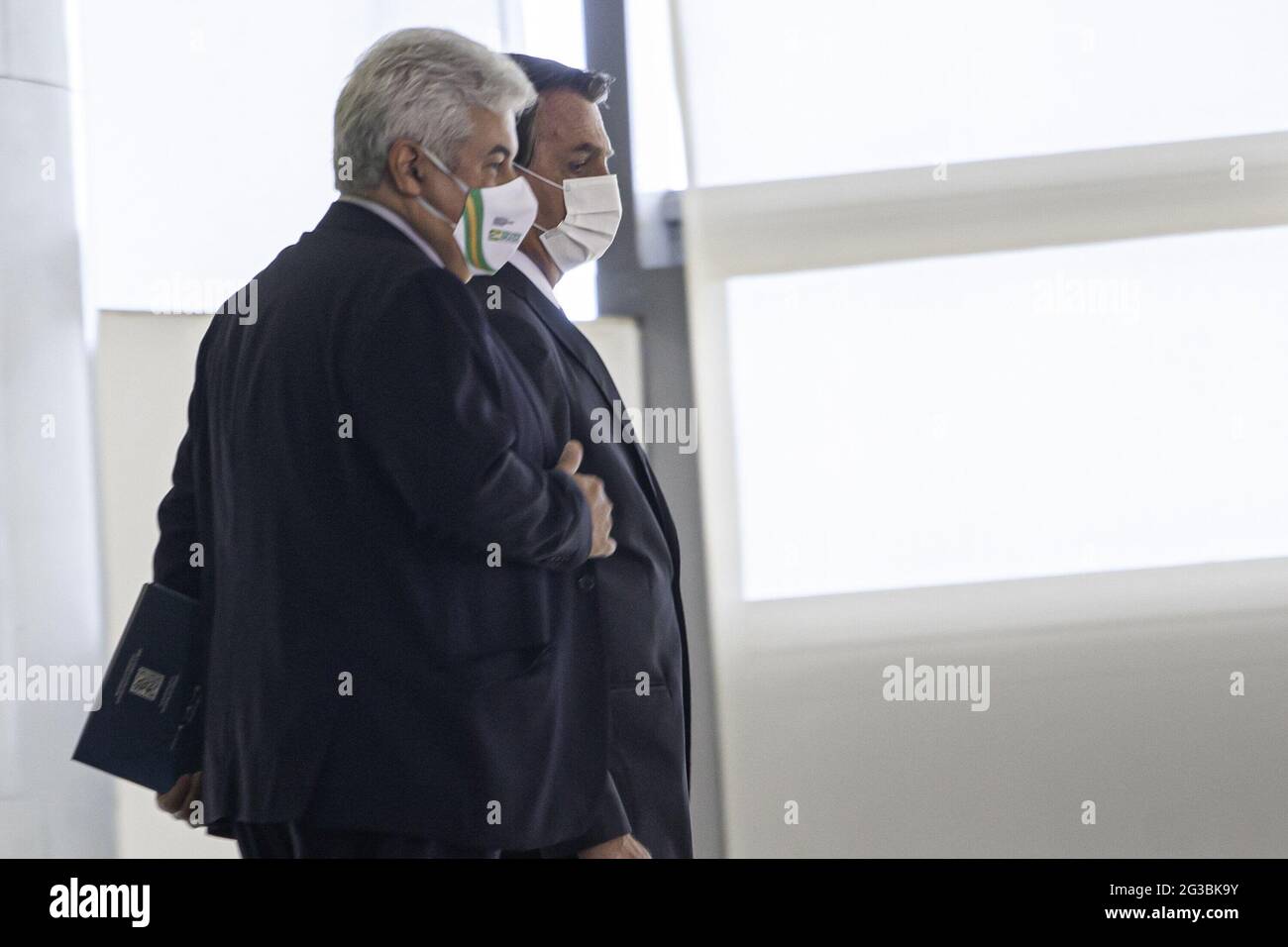 15 giugno 2021, Brasilia, Distrito Federal, Brasil: (INT) LUNAR NASA ARTEMIS Programme Firing Agreement Ceremony . 15 giugno 2021, Brasilia, Distretto Federale, Brasile: Il Ministero della Scienza, della tecnologia e delle innovazioni (MCTI) tiene una cerimonia per firmare l’accordo Ã¢â‚¬Å NASA Artemis Lunar ProgramÃ¢â‚¬Â nella Sala Noble del Palazzo Planalto. Alla cerimonia partecipano il presidente della Repubblica, Jair Bolsonaro, il Ministro dell'MCTI, l'astronauta Marcos Pontes, il Ministro degli Affari Esteri, Carlos Alberto Franca e l'ambasciatore degli Stati Uniti in Brasile, Todd Chapman. (Immagine di credito Foto Stock