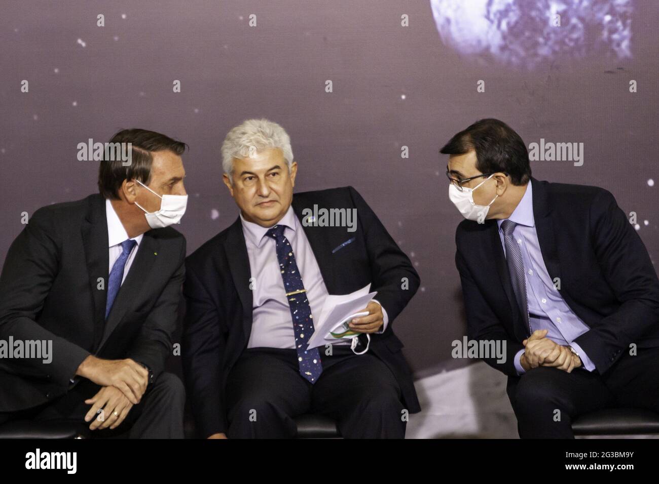 15 giugno 2021, Brasilia, Distrito Federal, Brasil: (INT) LUNAR NASA ARTEMIS Programme Firing Agreement Ceremony . 15 giugno 2021, Brasilia, Distretto Federale, Brasile: Il Ministero della Scienza, della tecnologia e delle innovazioni (MCTI) tiene una cerimonia per firmare l’accordo Ã¢â‚¬Å NASA Artemis Lunar ProgramÃ¢â‚¬Â nella Sala Noble del Palazzo Planalto. Alla cerimonia partecipano il presidente della Repubblica, Jair Bolsonaro, il Ministro dell'MCTI, l'astronauta Marcos Pontes, il Ministro degli Affari Esteri, Carlos Alberto Franca e l'ambasciatore degli Stati Uniti in Brasile, Todd Chapman. (Immagine di credito Foto Stock