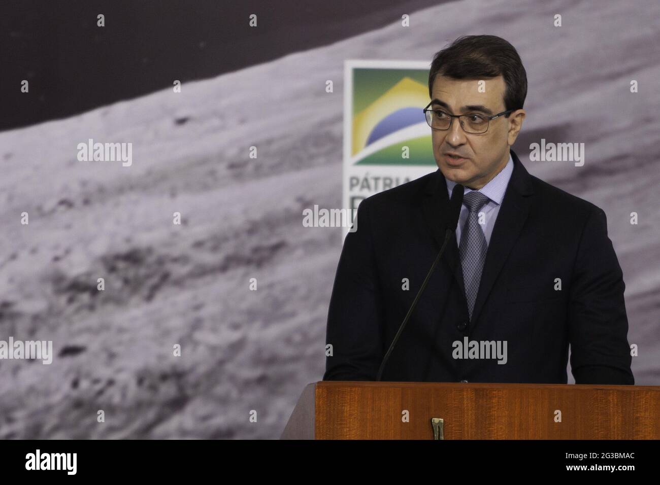 15 giugno 2021, Brasilia, Distrito Federal, Brasil: (INT) LUNAR NASA ARTEMIS Programme Firing Agreement Ceremony . 15 giugno 2021, Brasilia, Distretto Federale, Brasile: Il Ministero della Scienza, della tecnologia e delle innovazioni (MCTI) tiene una cerimonia per firmare l’accordo Ã¢â‚¬Å NASA Artemis Lunar ProgramÃ¢â‚¬Â nella Sala Noble del Palazzo Planalto. Alla cerimonia partecipano il presidente della Repubblica, Jair Bolsonaro, il Ministro dell'MCTI, l'astronauta Marcos Pontes, il Ministro degli Affari Esteri, Carlos Alberto Franca e l'ambasciatore degli Stati Uniti in Brasile, Todd Chapman. (Immagine di credito Foto Stock