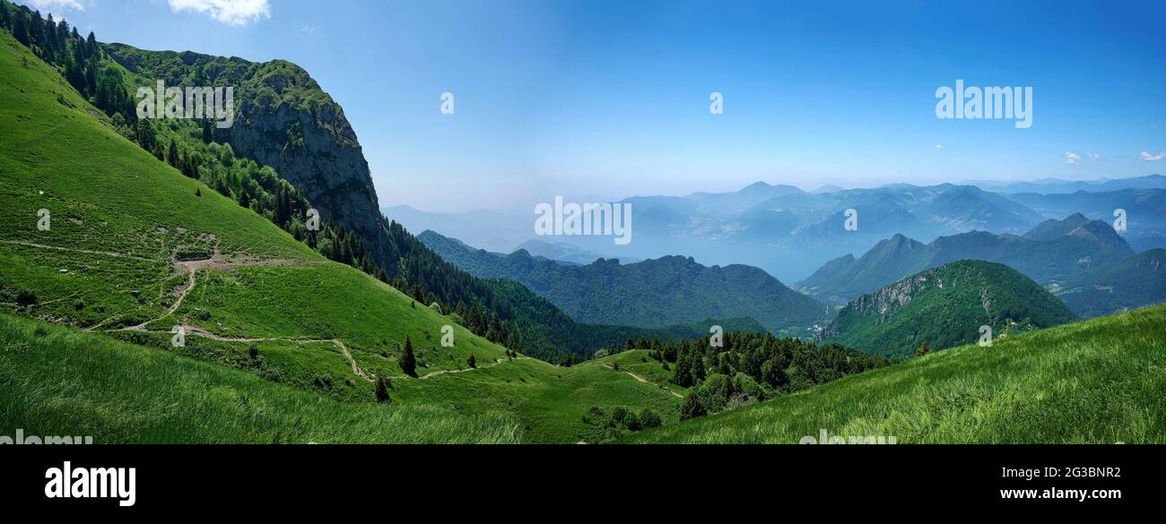 Monte Guglielmo (Bs), vista delle Prealpi bresciane dal Monte Guglielmo Foto Stock