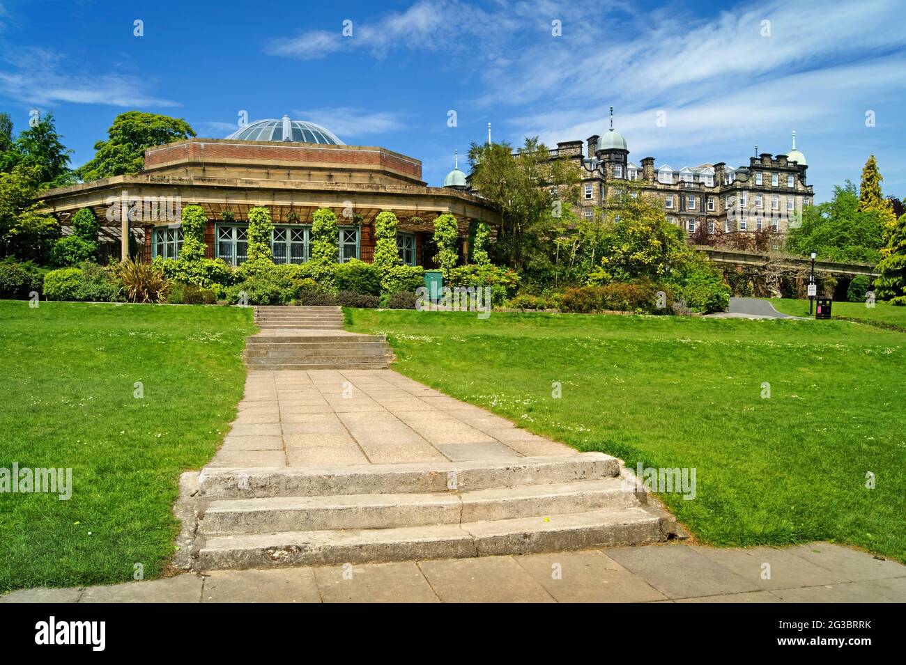 Regno Unito, North Yorkshire, Harrogate, Valley Gardens, Sun Pavilion Foto Stock
