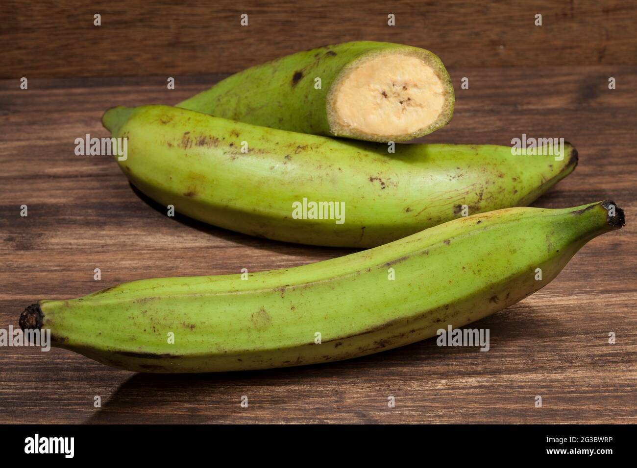 Musa Paradisiaca- Banana Verde UN Superfood naturale Foto Stock