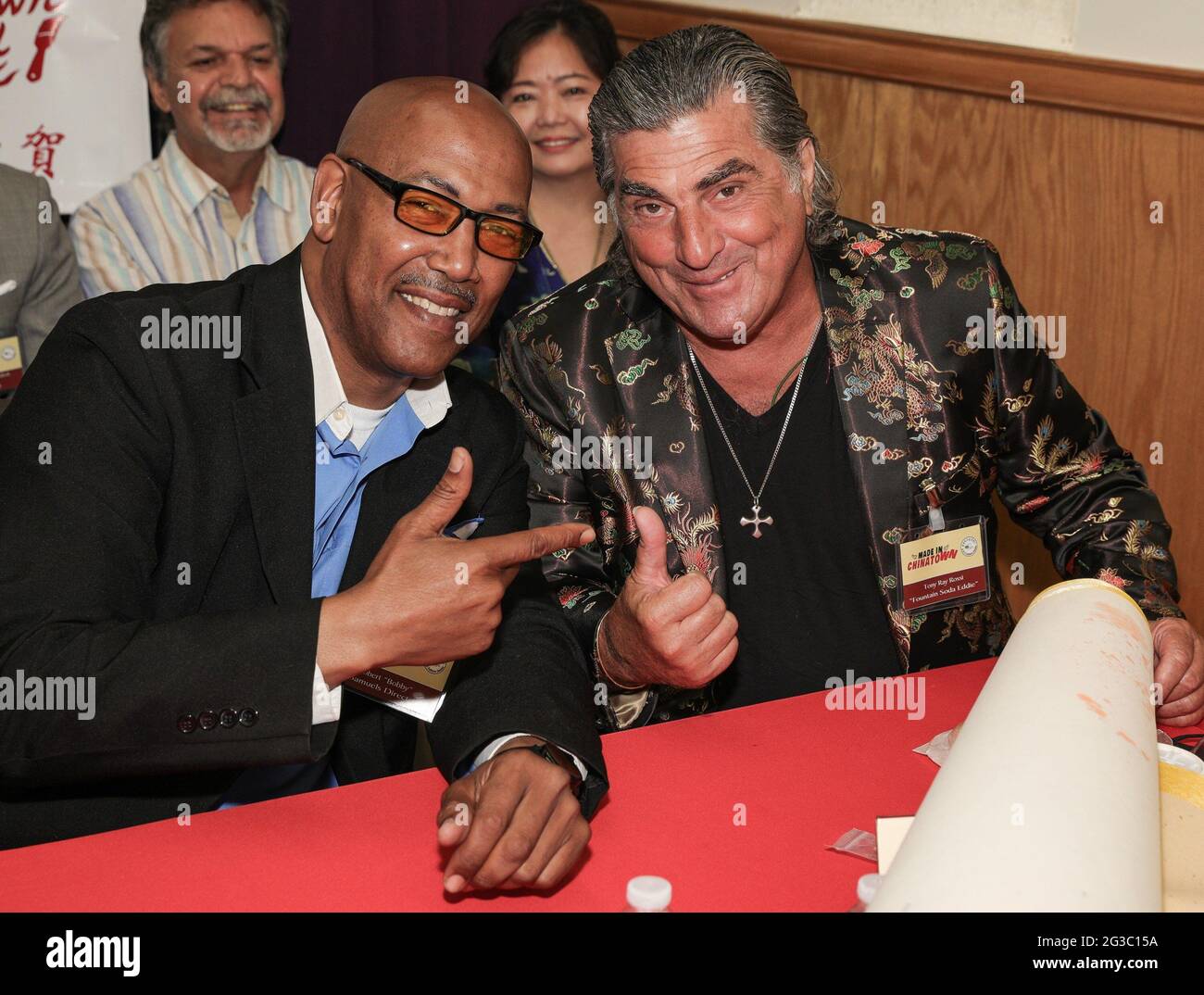 New York, NY, Stati Uniti. 12 giugno 2021. Robert Samuels, Tony Ray Rossi in presenza per IL MADE IN CHINATOWN Film Celebration, Chinese Consolidated Benevolent Association, New York, NY 12 giugno 2021. Credit: CJ Rivera/Everett Collection/Alamy Live News Foto Stock