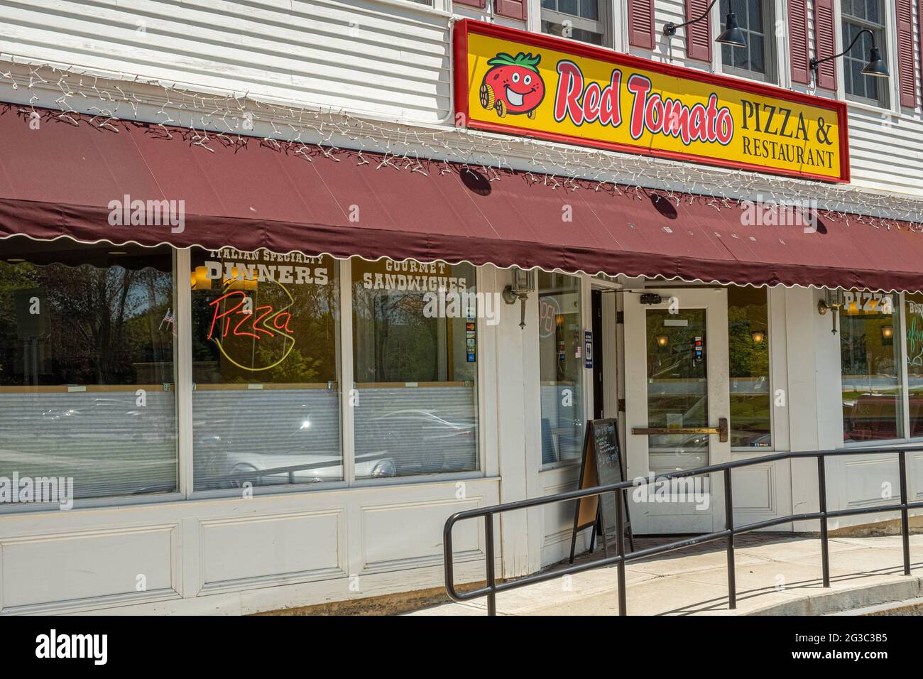 Il ristorante Red Tomato a barre, ma sul comune Foto Stock