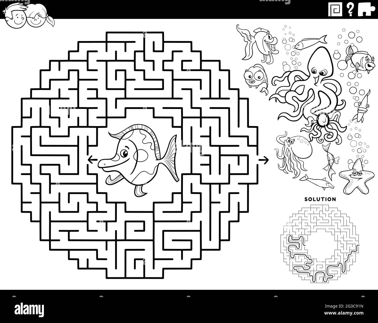Cartoni animati in bianco e nero illustrazione di gioco educativo puzzle labirinto per bambini con divertente pesce e animali di mare caratteri colorare pagina libro Illustrazione Vettoriale