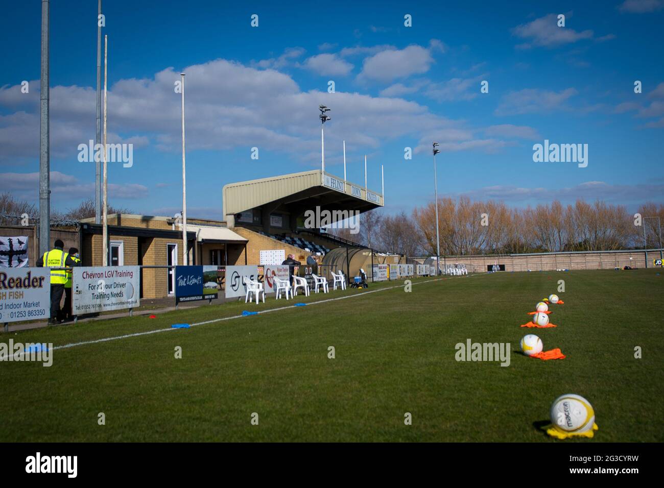 Flint, Galles. 06 marzo 2021. JD Cymru Premier Match tra Flint Town United e Penybont. Foto Stock Flint, Galles. 06 marzo 2021. JD Cymru Premier Match tra Flint Town United e Penybont. Foto Stock