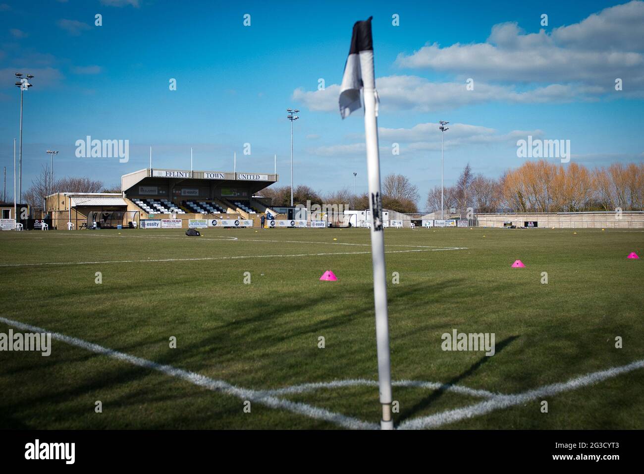 Flint, Galles. 06 marzo 2021. JD Cymru Premier Match tra Flint Town United e Penybont. Foto Stock Flint, Galles. 06 marzo 2021. JD Cymru Premier Match tra Flint Town United e Penybont. Foto Stock
