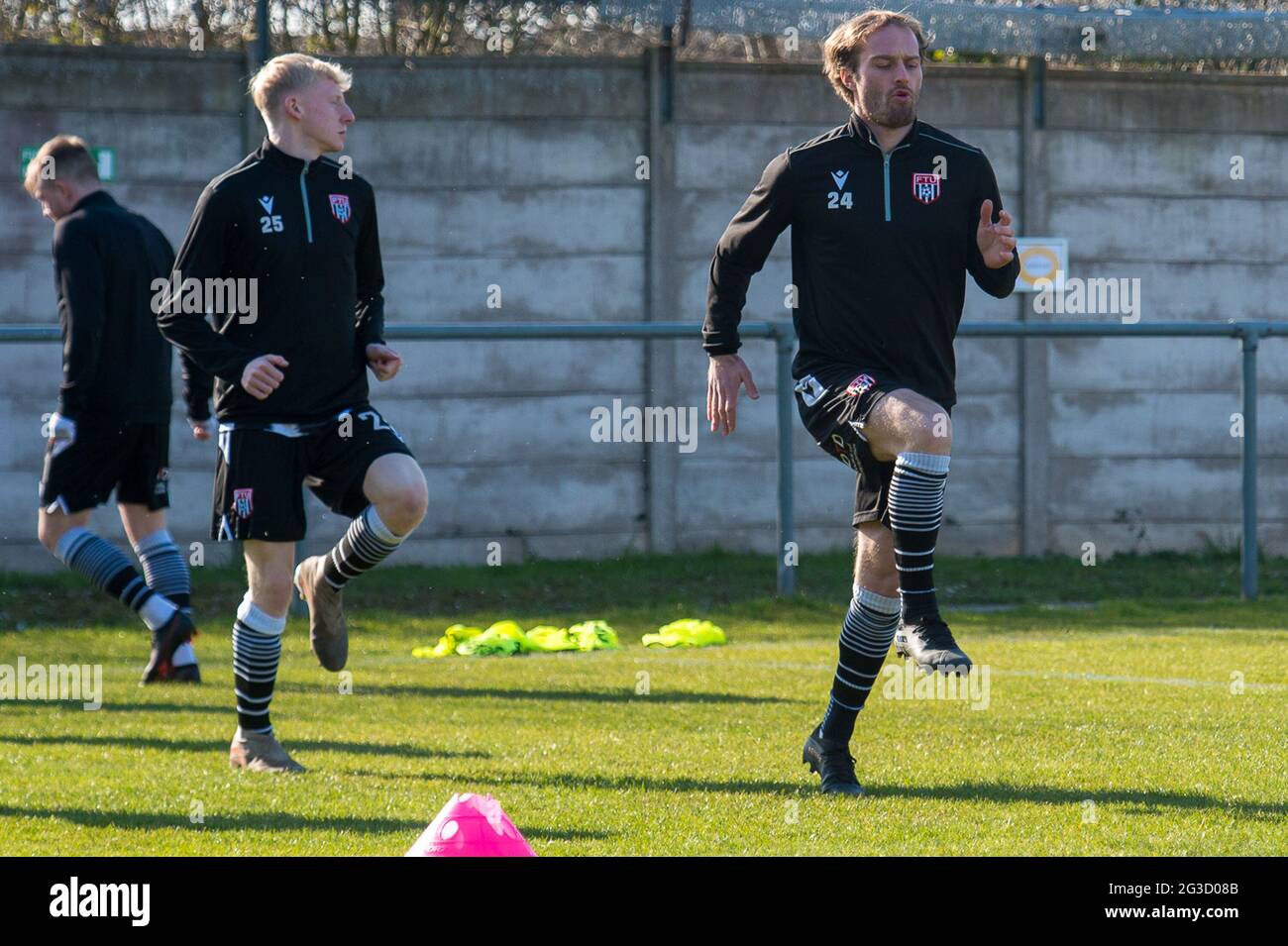 Flint, Galles. 06 marzo 2021. JD Cymru Premier Match tra Flint Town United e Penybont. Foto Stock Flint, Galles. 06 marzo 2021. JD Cymru Premier Match tra Flint Town United e Penybont. Foto Stock