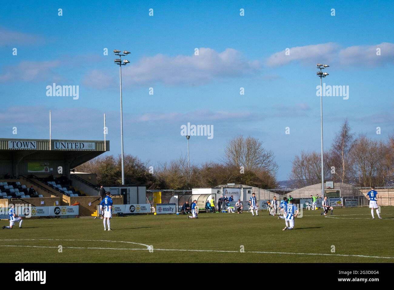 Flint, Galles. 06 marzo 2021. JD Cymru Premier Match tra Flint Town United e Penybont. Foto Stock Flint, Galles. 06 marzo 2021. JD Cymru Premier Match tra Flint Town United e Penybont. Foto Stock
