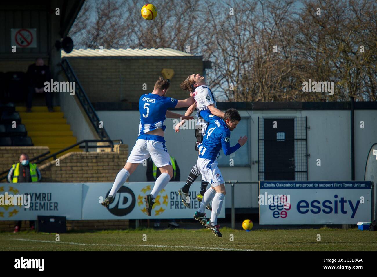 Flint, Galles. 06 marzo 2021. JD Cymru Premier Match tra Flint Town United e Penybont. Foto Stock Flint, Galles. 06 marzo 2021. JD Cymru Premier Match tra Flint Town United e Penybont. Foto Stock