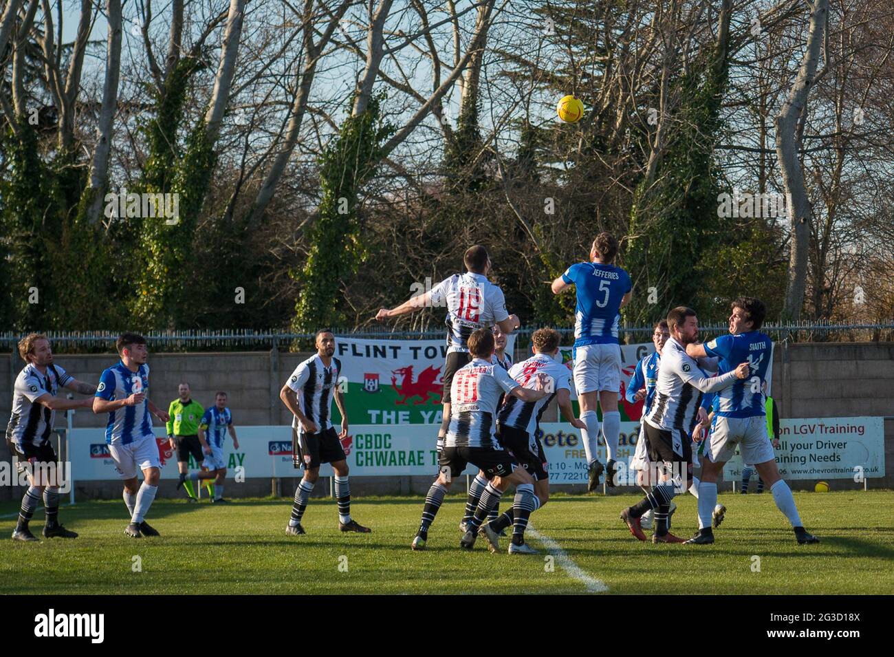 Flint, Galles. 06 marzo 2021. JD Cymru Premier Match tra Flint Town United e Penybont. Foto Stock Flint, Galles. 06 marzo 2021. JD Cymru Premier Match tra Flint Town United e Penybont. Foto Stock