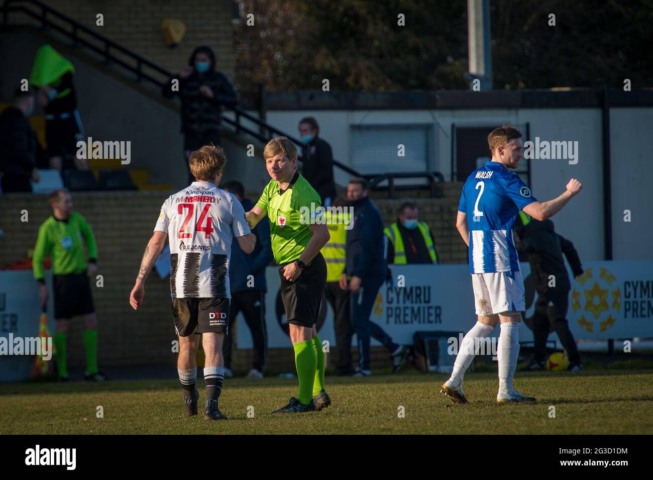 Flint, Galles. 06 marzo 2021. JD Cymru Premier Match tra Flint Town United e Penybont. Foto Stock Flint, Galles. 06 marzo 2021. JD Cymru Premier Match tra Flint Town United e Penybont. Foto Stock