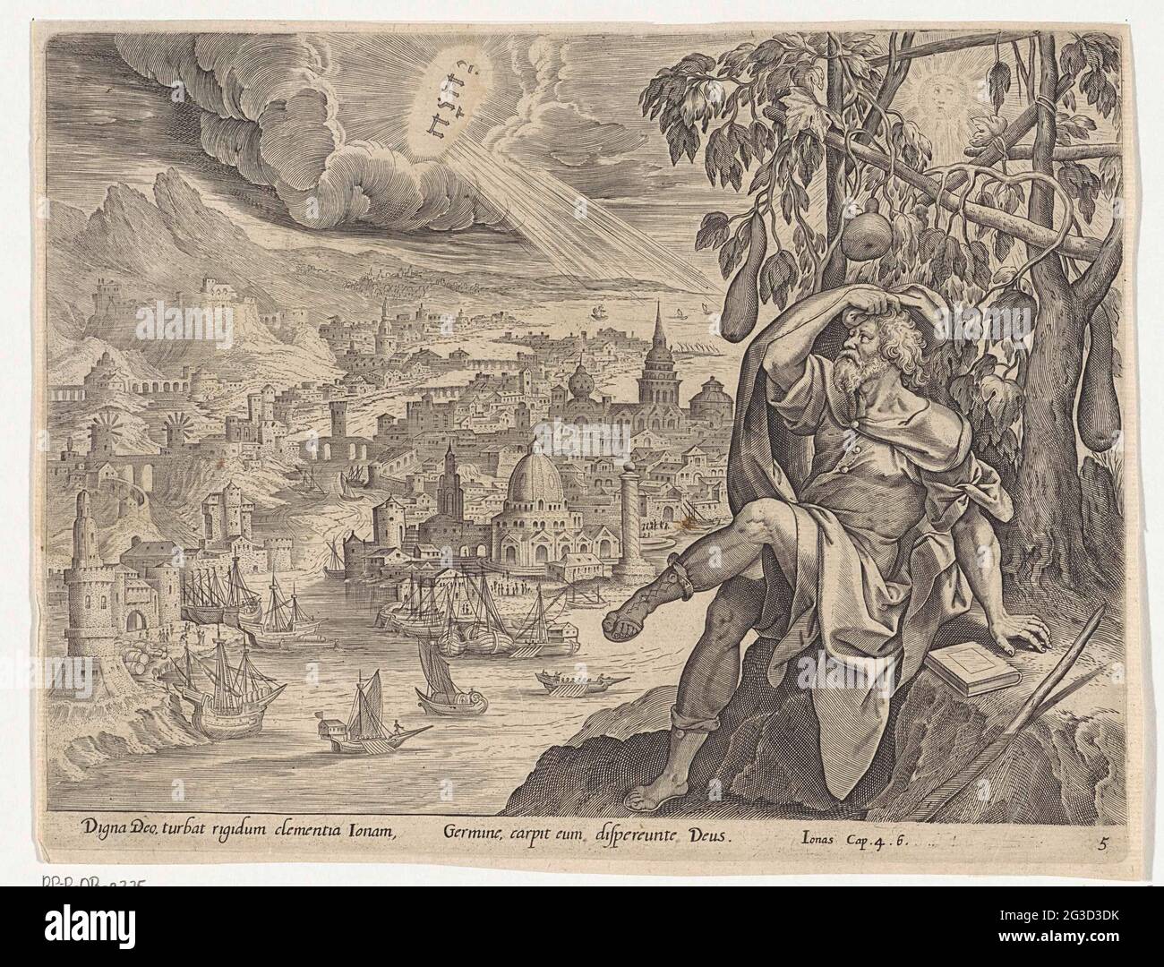 Giona sotto l'albero delle meraviglie; Storia di Giona; Teatrum Biblicum (...). Giona si siede su una roccia sopra la città di Nineve e attende che Dio distrugga la città. Dio ha coltivato un albero di meraviglia per lui in modo che possa sedersi all'ombra. Ma il giorno dopo l'albero è sospeso, le foglie si impadrongono e Giona è catturato dal calore. Tiene il mantello sopra la testa contro il sole ardente. Giona è arrabbiato per la pianta e per il fatto che Dio non distrugge la città. Ne parla con Dio che appare sulle nuvole. Sotto la mostra un riferimento in latino al testo della Bibbia in Giona 4. Non legale Foto Stock