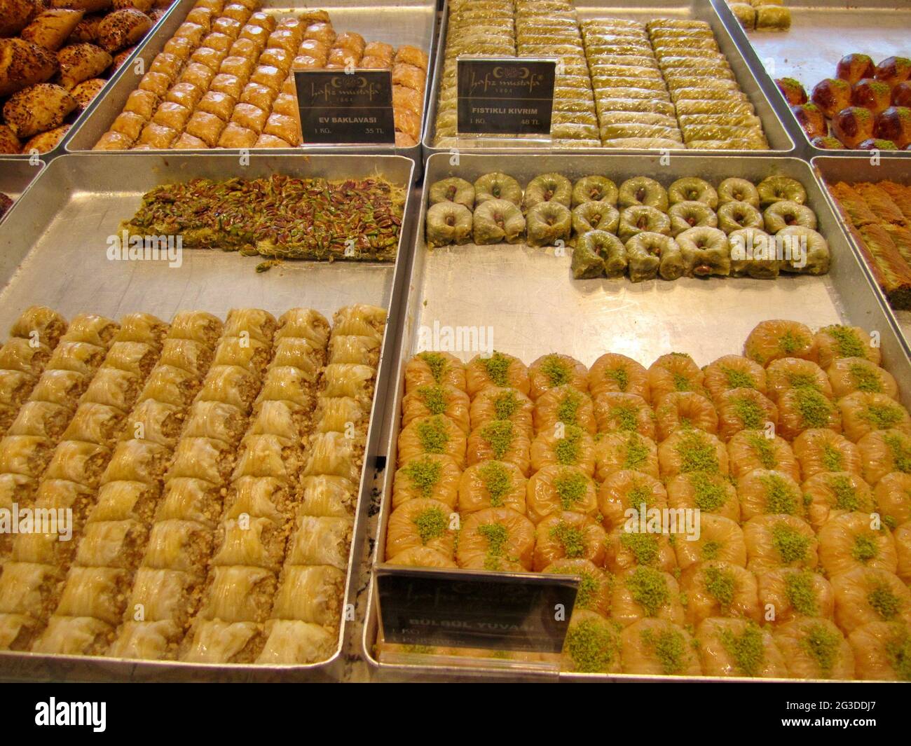 Deliziosi baklavas in un negozio nella regione del lago Van, Turchia Foto Stock