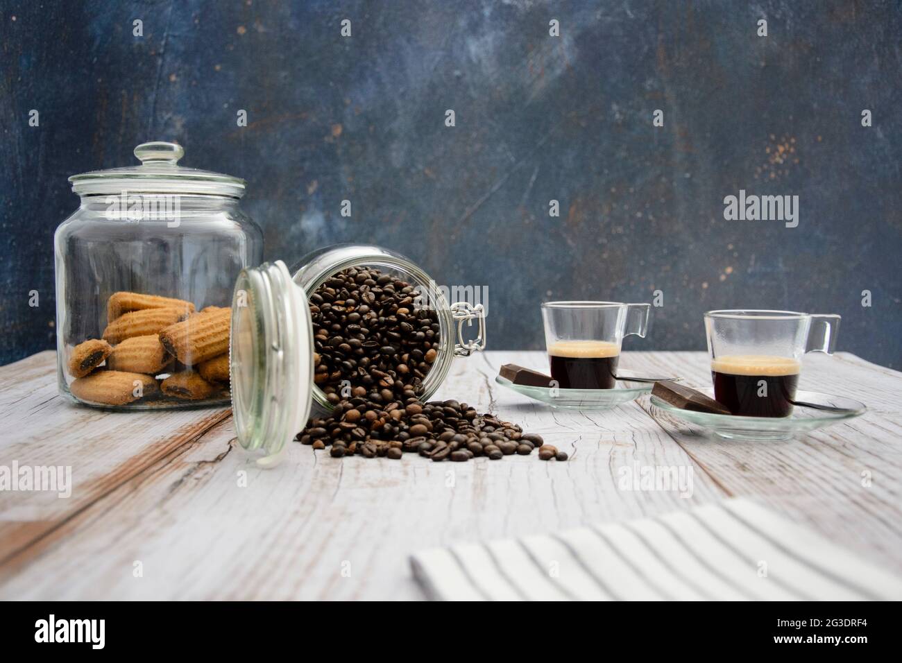 Il caffè svolge un ruolo importante in molte culture ed è un rituale nella vita quotidiana della gente. Foto Stock