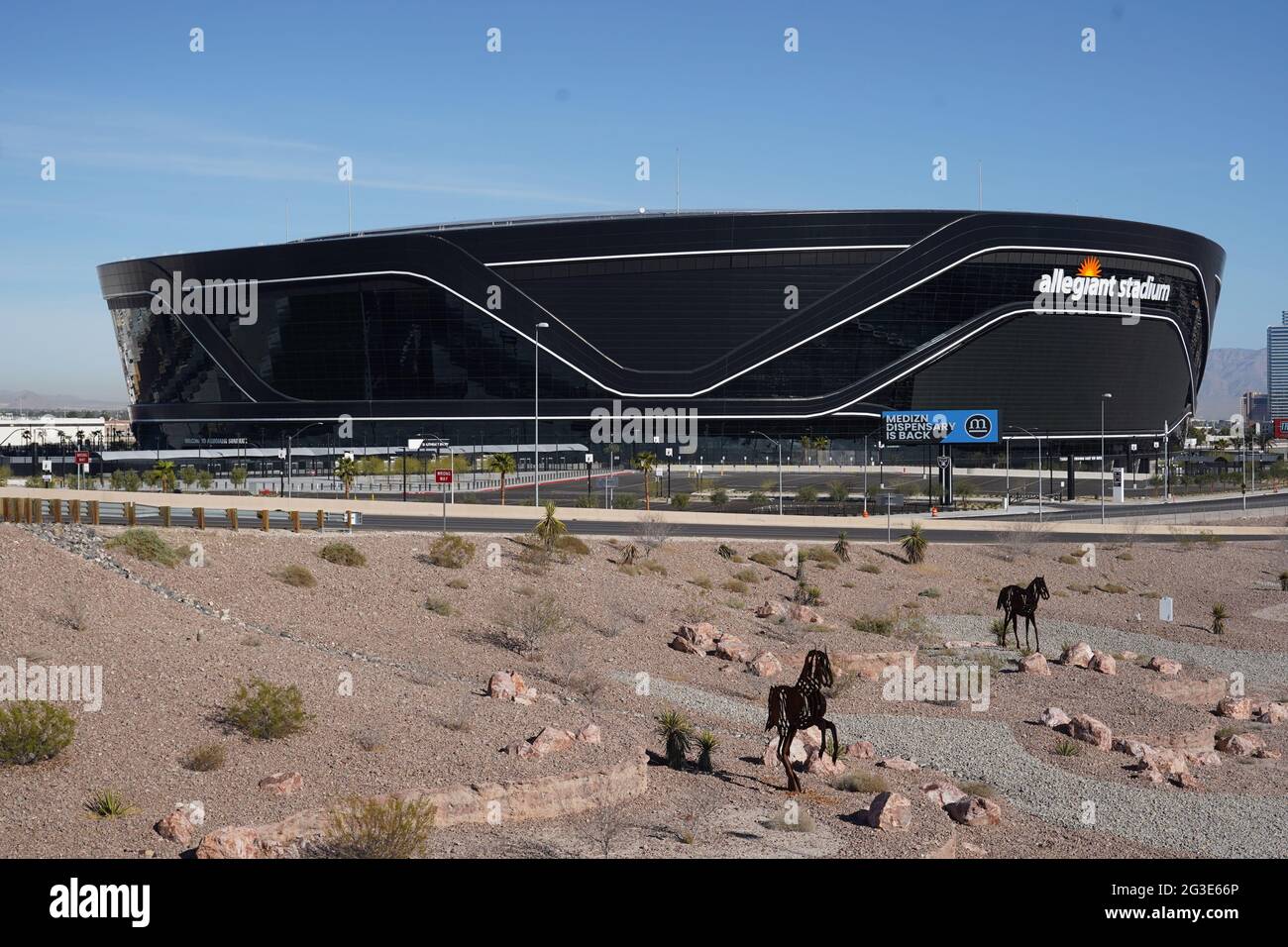 Una vista generale dello stadio Allegiant, sabato 6 marzo 2021, a Las Vegas. Lo stadio è la sede dei Las Vegas Raiders e dei ribelli dell'UNLV. Foto Stock