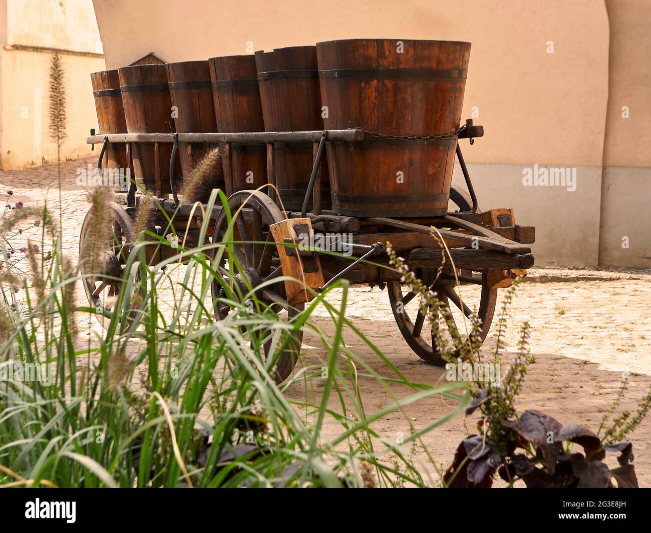 Antico carro utilizzato per la vendemmia in Alsazia Foto Stock