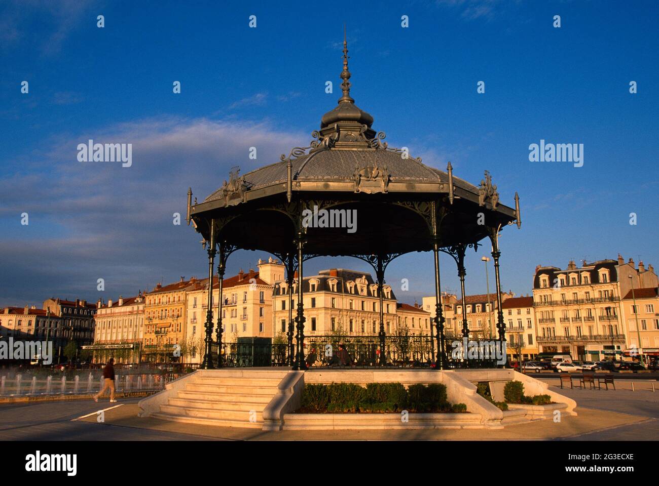 FRANCIA. DROME (26) VALENCE IL CHIOSCO PEYNET, L'ESPLANADE DEL CAMPO DI MARZO Foto Stock