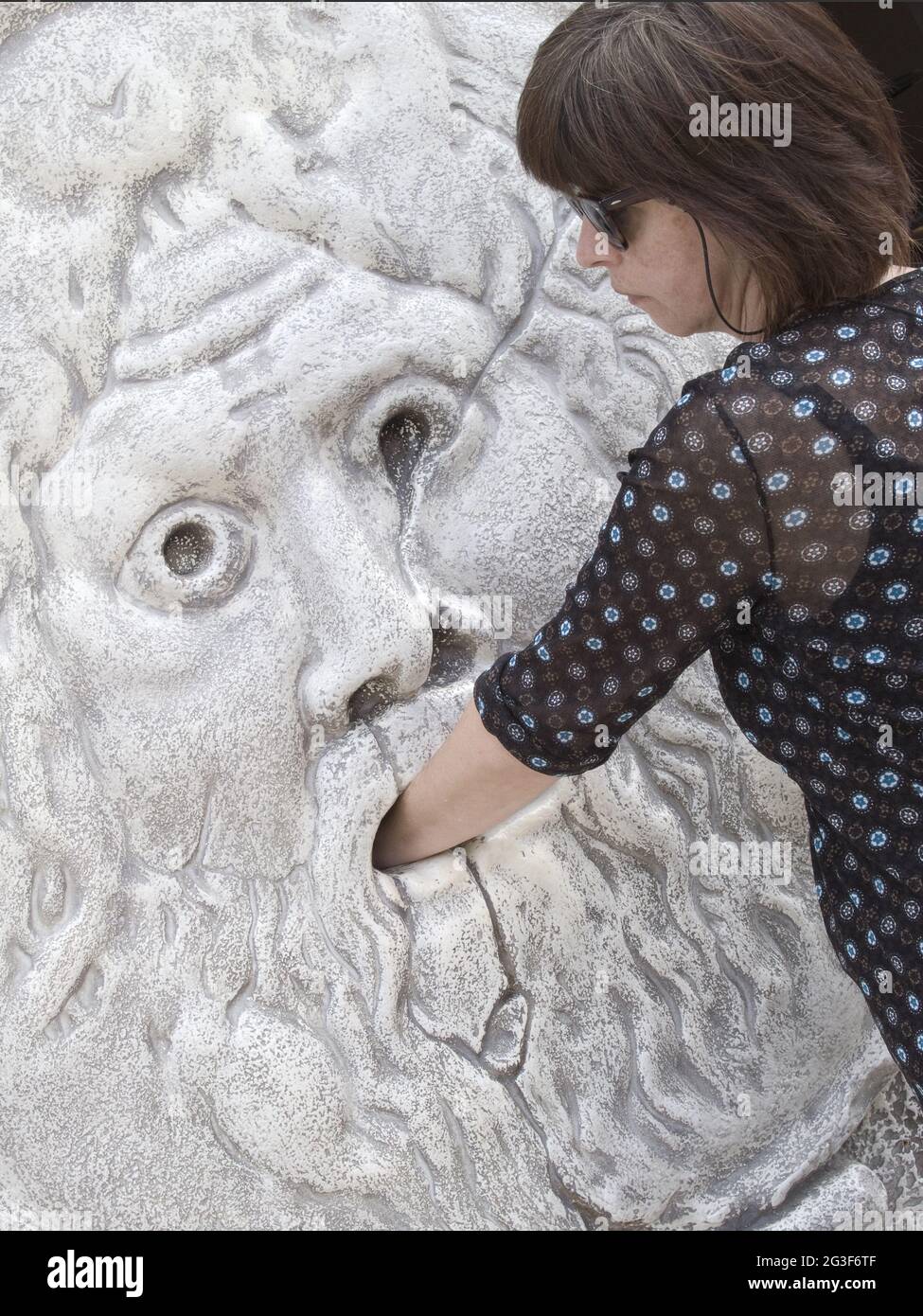 Magnete Bocca Della Verità Roma – Souvenir In Resina 3D Fatto A Mano, 6,5x8 Cm – Regalo Turistico Italiano Per Frigo