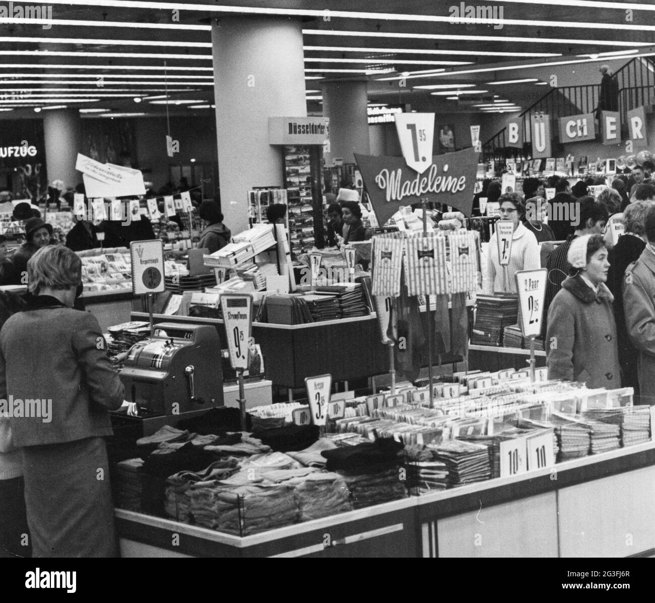 Commercio, negozi, grandi magazzini, grandi magazzini, Duesseldorf, 1960, INFORMAZIONI-AGGIUNTIVE-DI-AUTORIZZAZIONE-DIRITTI-NON-DISPONIBILI Foto Stock