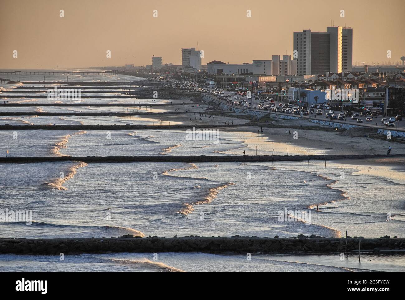 Skyline e spiaggia di Galveston, Texas Foto Stock