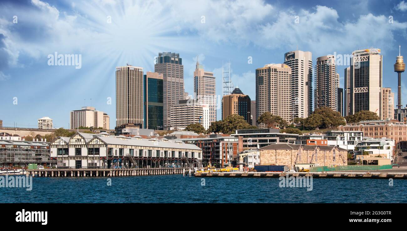 Grattacieli del Porto di Sydney a Port Jackson, porto naturale di Sydney - Australia Foto Stock