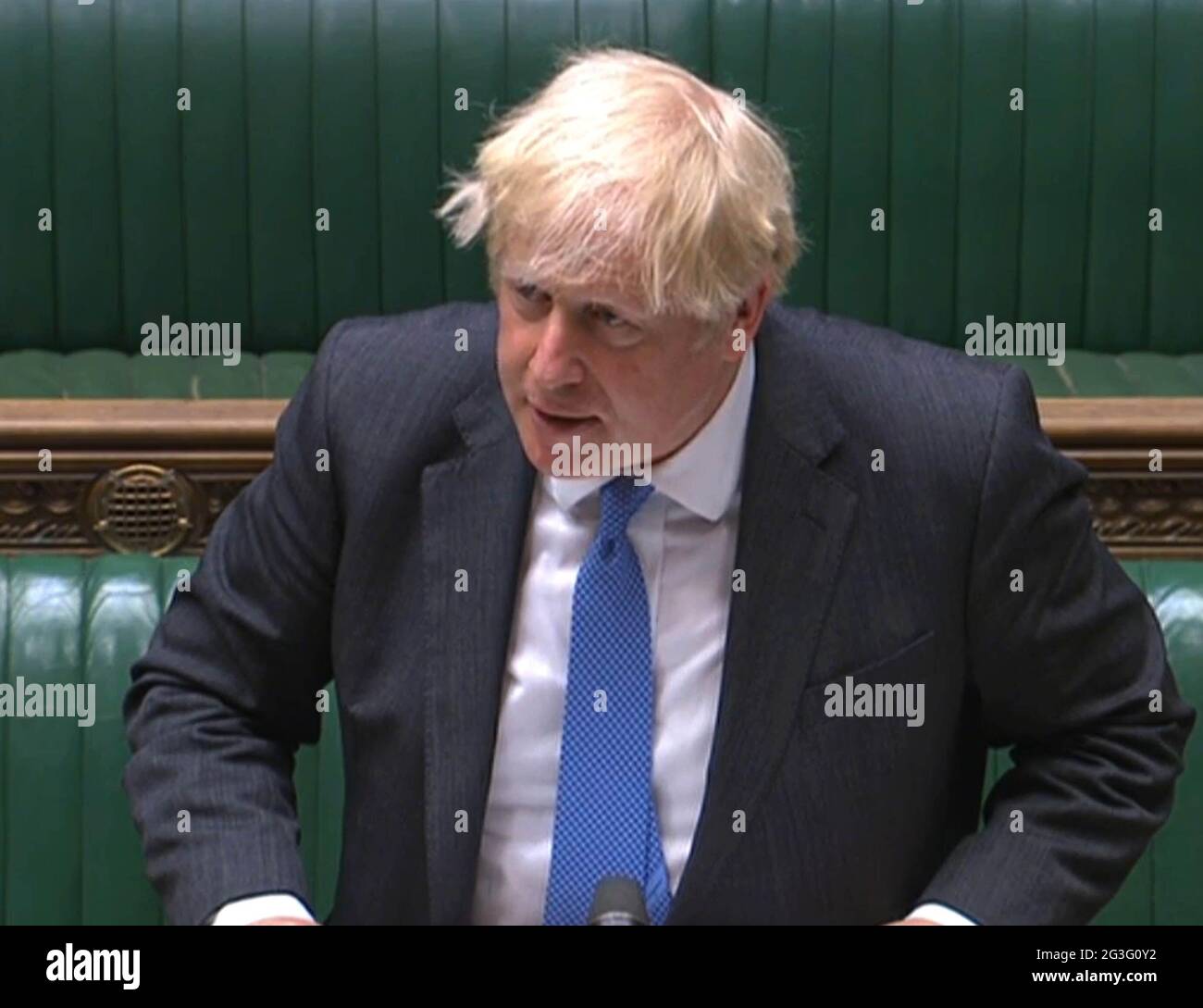 Il primo Ministro Boris Johnson parla durante le interrogazioni del primo Ministro alla Camera dei Comuni di Londra. Data immagine: Mercoledì 16 giugno 2021. Foto Stock