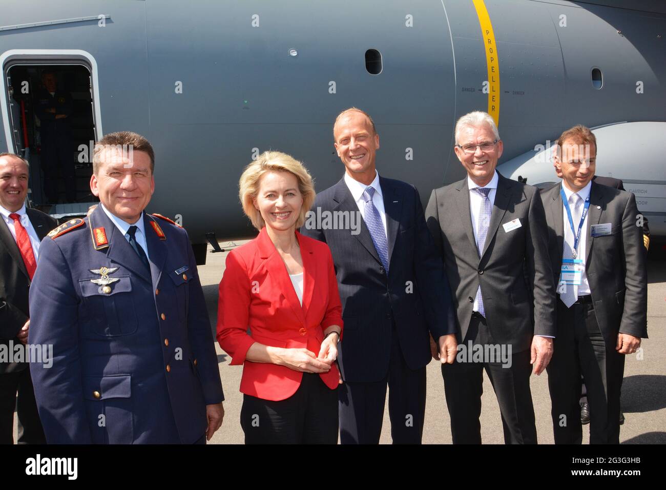 Bundesministerin der Verteidigung Ursula von der Leyen besucht den Airbus A400M auf der Ila Berlin Foto Stock