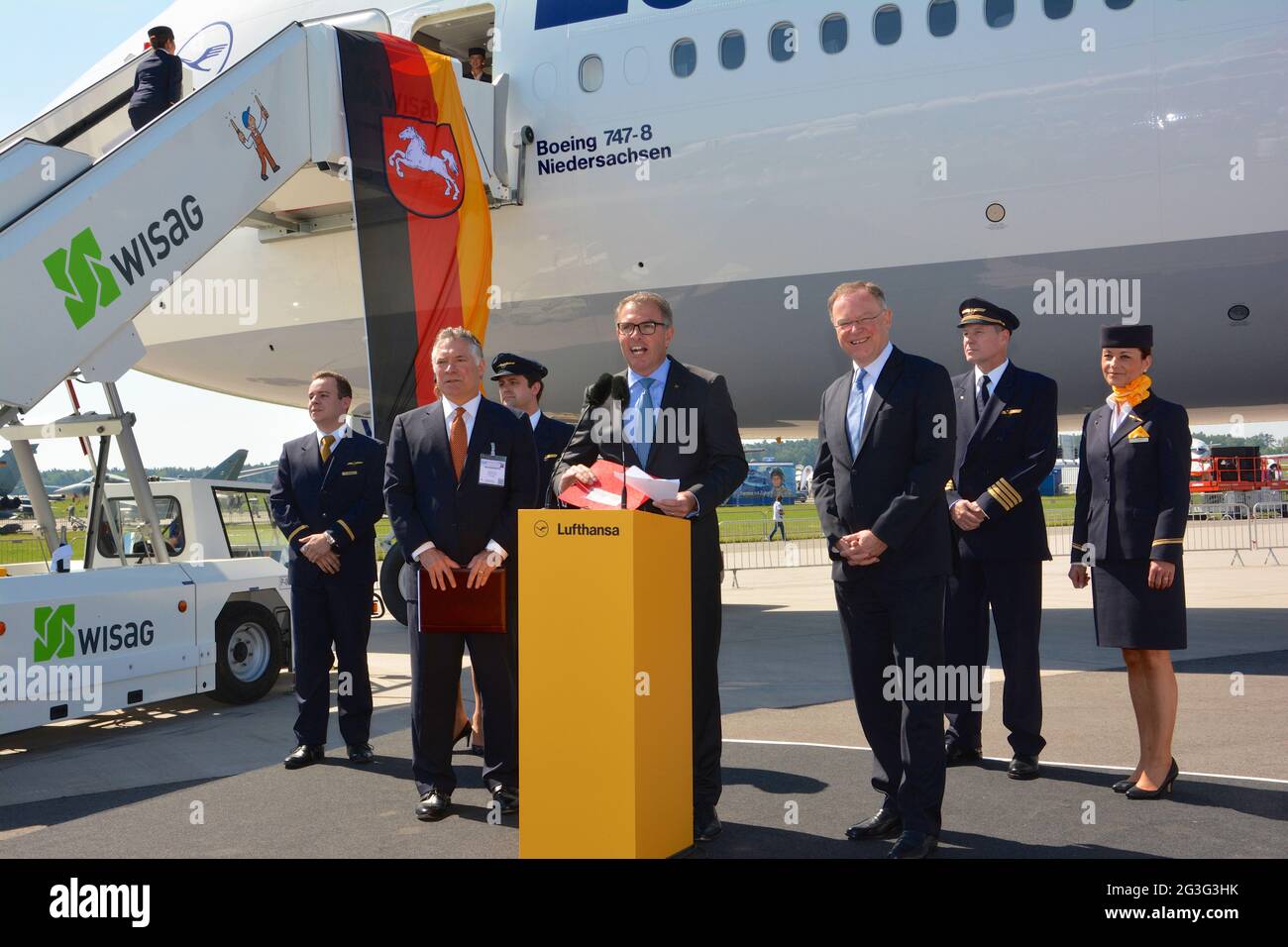 Taufe des neuen Super Jumbos 747-8 durch Lufthansa CEO Carsten Spohr und MinisterprÃ¤sident Stephan Weil auf den Namen Niedersac Foto Stock