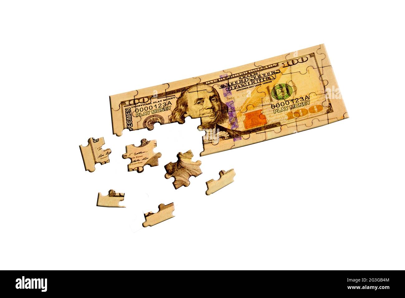 Un puzzle di valuta di cento dollari con sei pezzi mossi su uno sfondo bianco Foto Stock