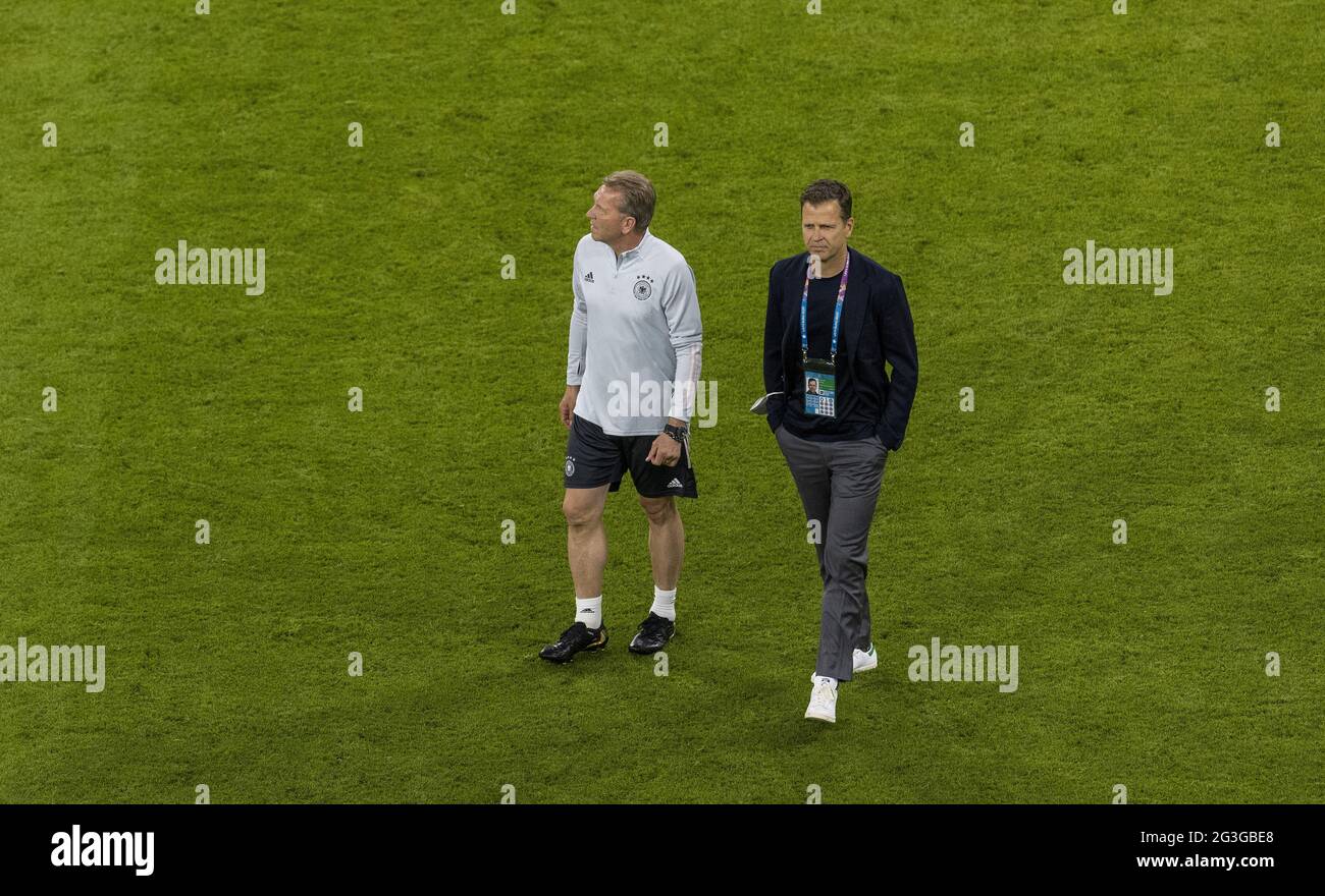 Torwarttrainer Andreas Köpke (Deutschland), Manager Oliver Bierhoff (Deutschland) Frankreich - Deutschland München, 15.06.2021, Fussball, Saison 2020 Foto Stock