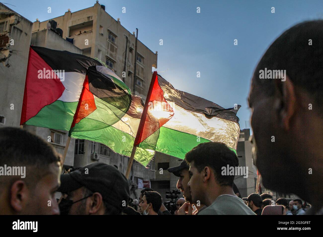Gaza. 15 giugno 2021. I palestinesi marciano in una protesta contro Israele a Gerusalemme Est, nella città di Gaza, 15 giugno 2021. Credit: Rizek Abdeljawad/Xinhua/Alamy Live News Foto Stock