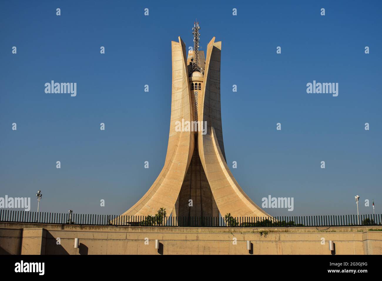 Vista del monumento Maqam Echahid, del monumento ai martiri, della statua commemorativa. Foto Stock