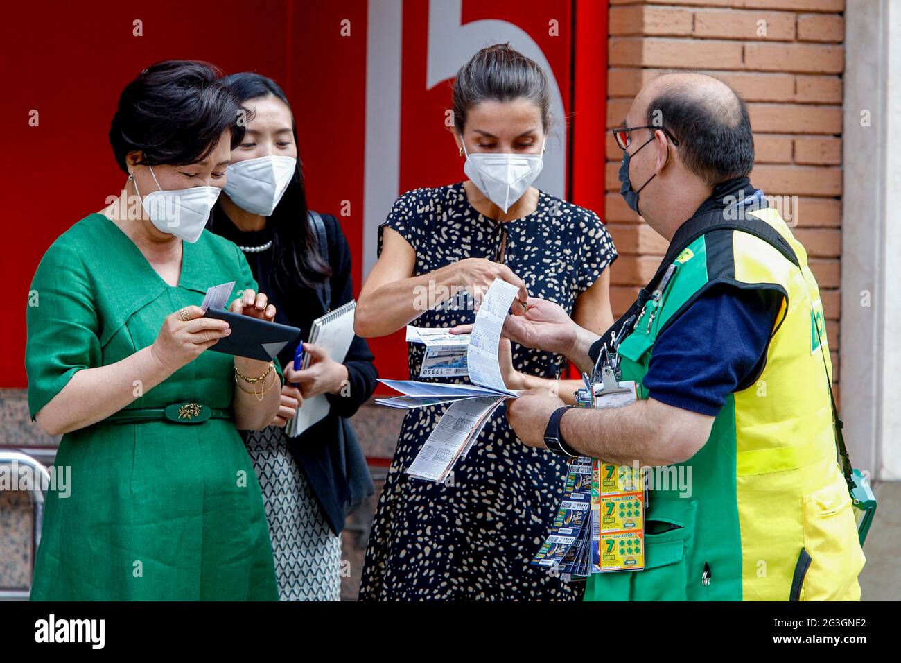 La Regina Letizia di Spagna e Kim Jung-sook visitano LA ONCE Foundation il 16 giugno 2021 a Madrid, Spagna. Foto di Archie Andrews/ABACAPRESS.COM Foto Stock