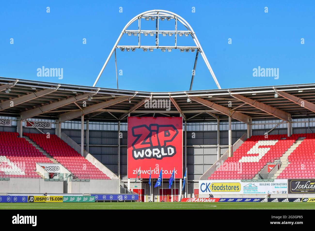 Llanelli, Galles. 15 giugno 2021. Parc y Scarlets prima della partita di amicizia internazionale femminile tra donne del Galles e donne della Scozia al Parc y Scarlets di Llanelli, Galles, Regno Unito, il 15 giugno 2021. Credit: Duncan Thomas/Majestic Media/Alamy Live News. Foto Stock