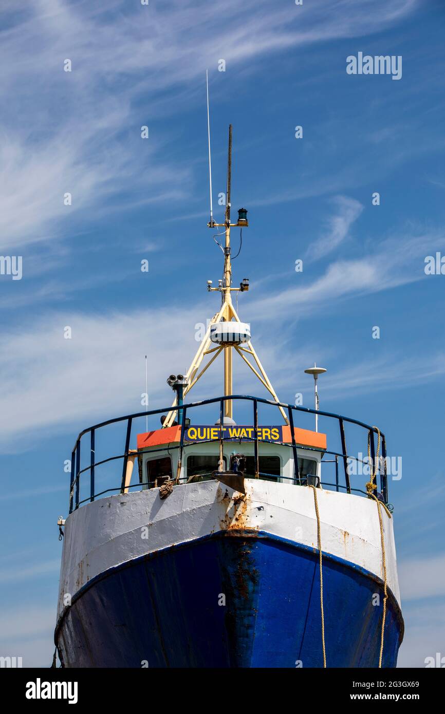 Trawler Boat in Dry Dock at Grimsby Docks, UK Fishing Foto Stock